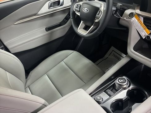 New 2026 Ford Explorer Active w/ Active Comfort Package image 30