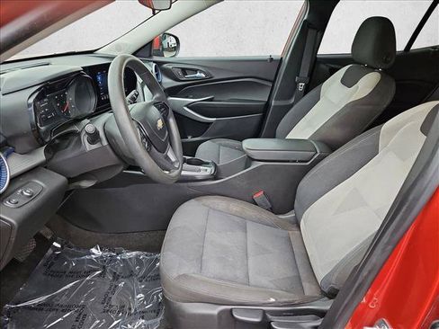 Used 2024 Chevrolet Trax LS w/ LS Convenience Package FWD image 22