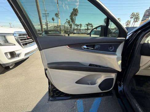 Used 2020 Lincoln Nautilus Reserve w/ Equipment Group 201A image 13