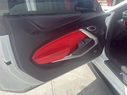 Used 2017 Chevrolet Camaro SS image 8