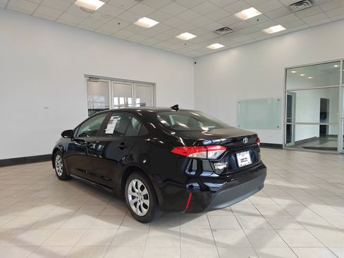 Used 2025 Toyota Corolla LE image 5