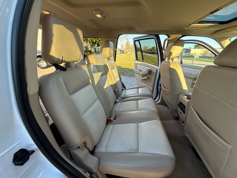 Used 2006 Ford Explorer Eddie Bauer image 16