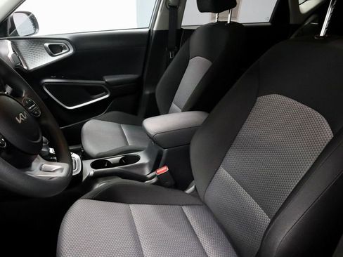 Used 2025 Kia Soul LX image 23