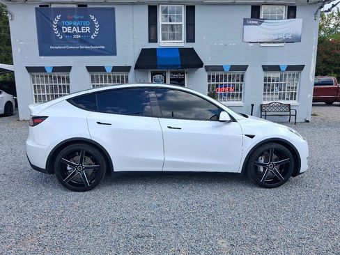 Used 2021 Tesla Model Y Long Range AWD/4WD image 6