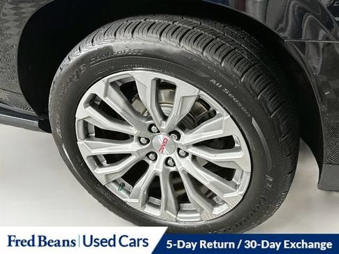 Used 2022 GMC Yukon XL Denali w/ Advanced Technology Package AWD/4WD image 42
