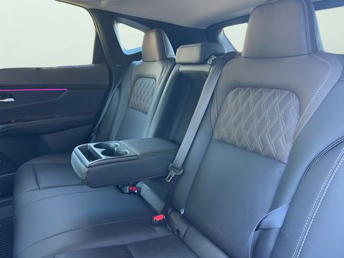 Used 2025 Nissan Murano Platinum AWD/4WD image 40