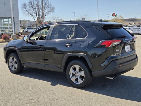 Used 2025 Toyota RAV4 XLE image 3