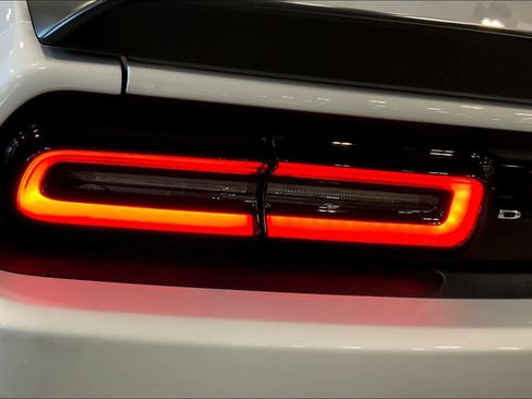 Used 2020 Dodge Challenger SRT Hellcat Redeye image 23