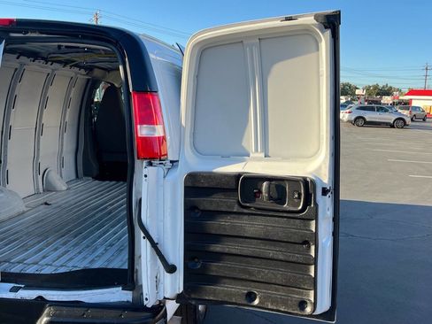 Used 2020 GMC Savana 2500 w/ Driver Convenience Package image 12