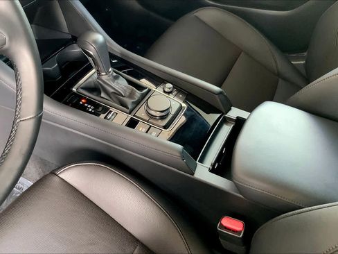 Used 2024 MAZDA MAZDA3 Hatchback w/Premium Plus Pkg image 17