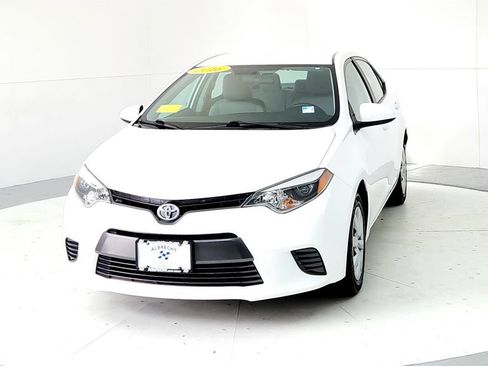 Used 2016 Toyota Corolla LE FWD image 2
