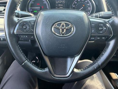 Used 2021 Toyota Camry SE Hybrid FWD image 25