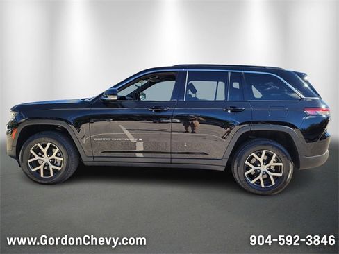 Used 2024 Jeep Grand Cherokee Limited image 2