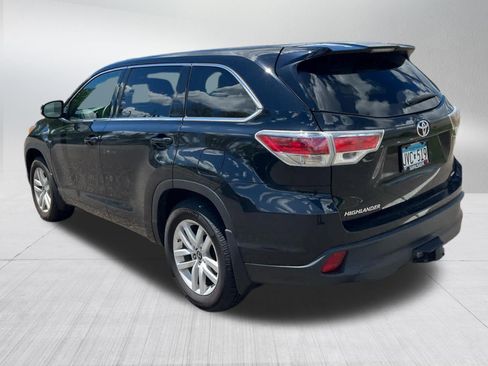 Certified 2016 Toyota Highlander LE AWD/4WD image 4
