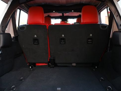 Used 2025 Jeep Wrangler Unlimited Rubicon AWD/4WD image 46