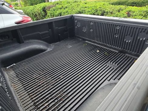 Used 2018 Nissan Frontier SV RWD image 5