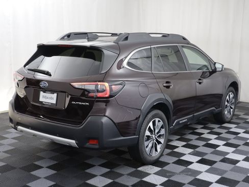 Used 2025 Subaru Outback Limited AWD/4WD image 18
