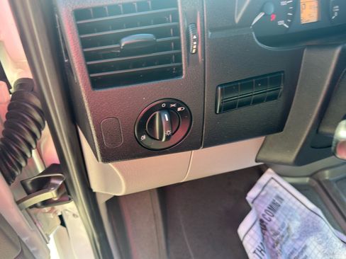 Used 2014 Mercedes-Benz Sprinter 2500 image 16