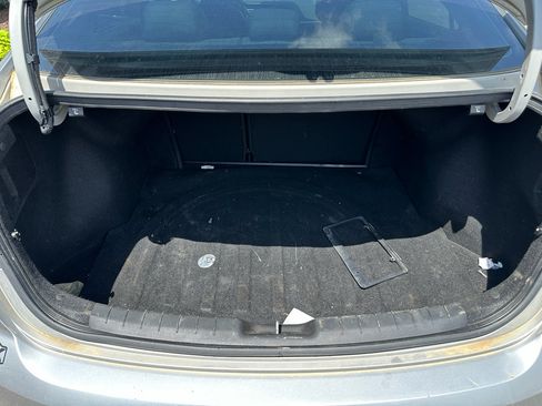 Used 2020 Hyundai Elantra Limited w/ Winter Weather Package FWD image 16
