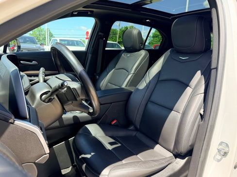 Used 2024 Cadillac XT4 Premium Luxury w/ Active Safety Package AWD/4WD image 9