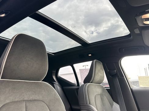 Used 2023 Volvo XC40 Recharge Ultimate w/ Protection Package Premier image 18