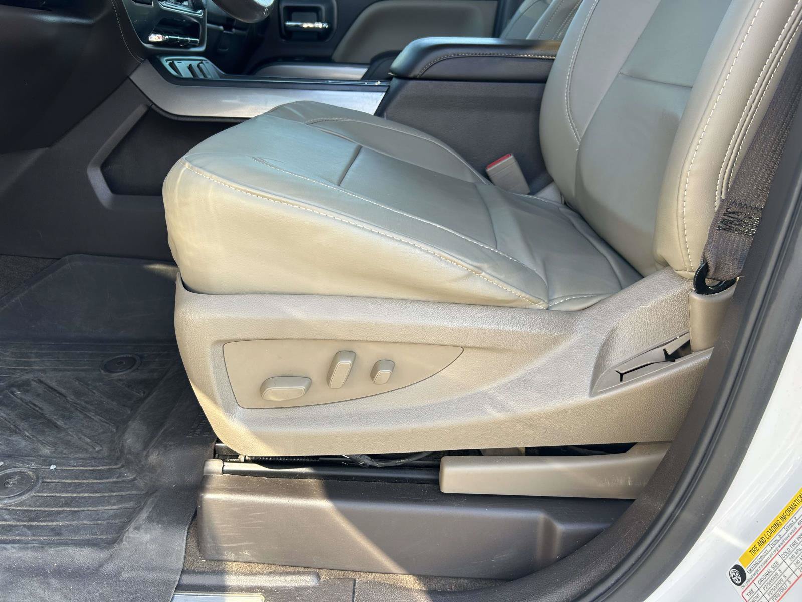 Used 2018 Chevrolet Silverado 1500 LTZ Z71 AWD/4WD image 17