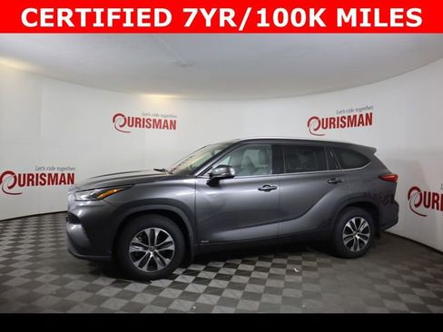 Used 2022 Toyota Highlander XLE AWD/4WD image 7