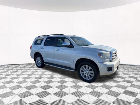 Used 2012 Toyota Sequoia Platinum image 3