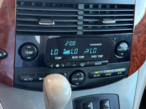 Used 2004 Toyota Sienna XLE AWD/4WD image 20