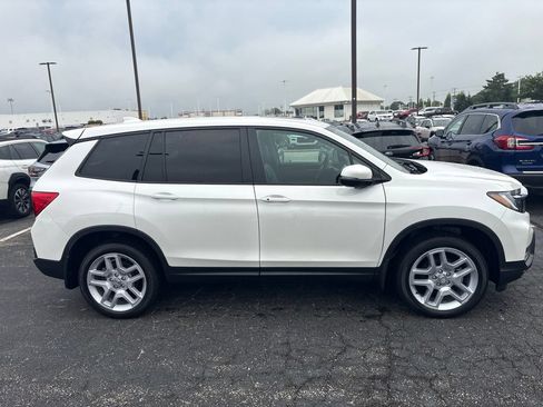 Used 2025 Honda Passport EX-L image 2