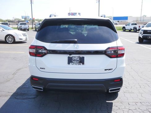 Used 2025 Honda Pilot Sport image 6