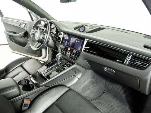 Certified 2024 Porsche Macan S AWD/4WD image 25