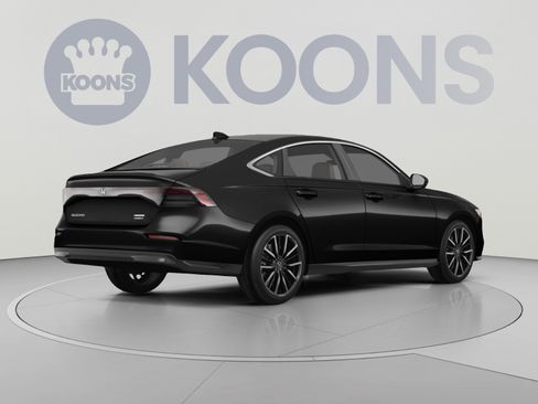 Used 2025 Honda Accord Touring image 4