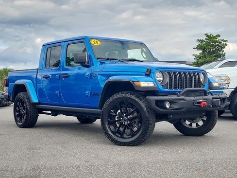 Certified 2025 Jeep Gladiator Sport AWD/4WD image 1