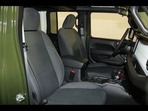 Used 2024 Jeep Wrangler Sport S image 24