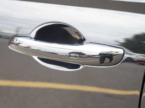 Used 2025 Genesis Electrified GV70 Advanced w/ Prestige Package image 11