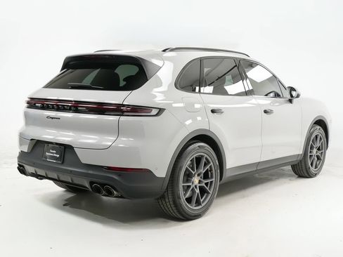 Certified 2024 Porsche Cayenne AWD/4WD image 10