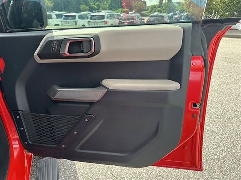 Used 2022 Ford Bronco Wildtrak image 14