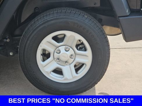Used 2016 Jeep Wrangler Unlimited Sport w/ Connectivity Group AWD/4WD image 36
