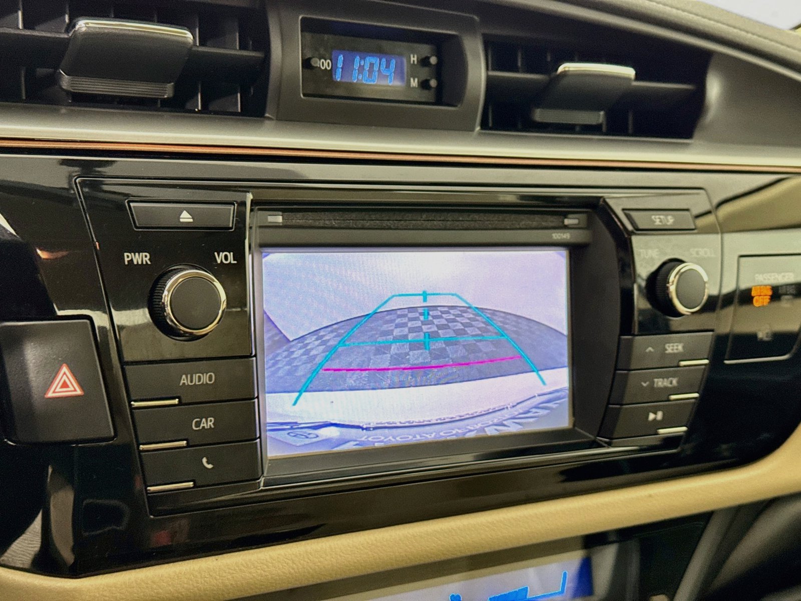 Used 2014 Toyota Corolla LE FWD image 10