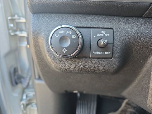 Used 2014 GMC Acadia SLE image 28