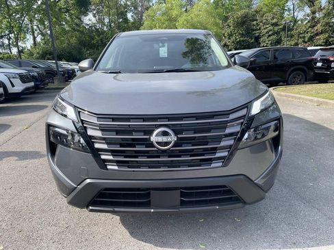 New 2026 Nissan Rogue SV FWD image 2