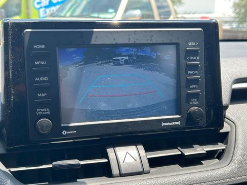 Certified 2022 Toyota RAV4 XLE FWD image 30