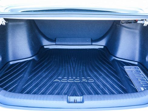 Used 2025 Honda Accord LX image 31