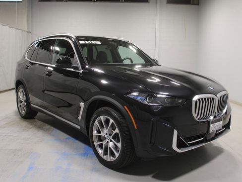 Used 2025 BMW X5 xDrive40i w/ Parking Assistance Package image 3