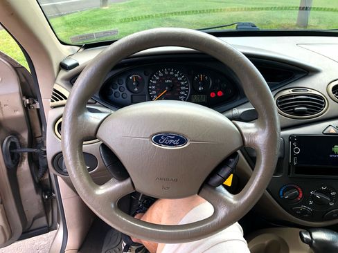Used 2003 Ford Focus ZTW image 16