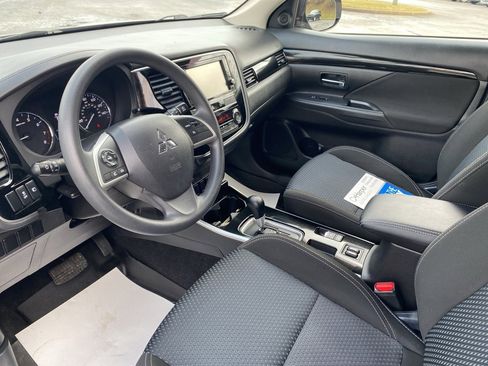 Used 2019 Mitsubishi Outlander ES image 18