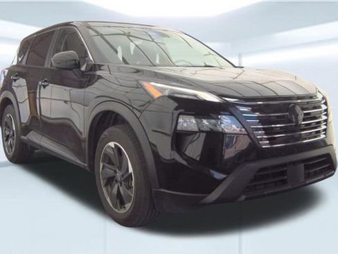 Used 2024 Nissan Rogue SV FWD image 5