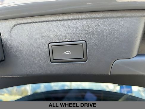 New 2026 Volkswagen Atlas Cross Sport SEL Premium R-Line image 18