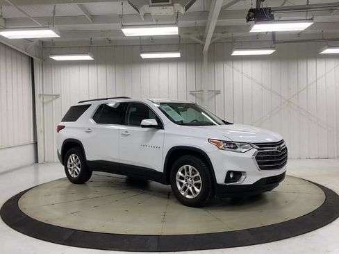 Used 2020 Chevrolet Traverse LT w/ LPO, Floor Liner Package FWD image 2